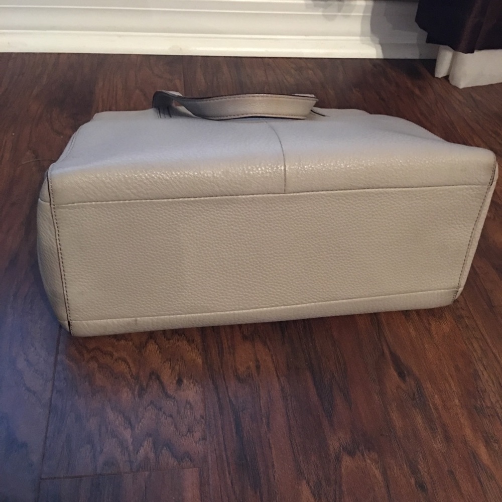 🎉FLASH SALE 🎉 on this leather Kate Spade Bag - Picture 5 of 6